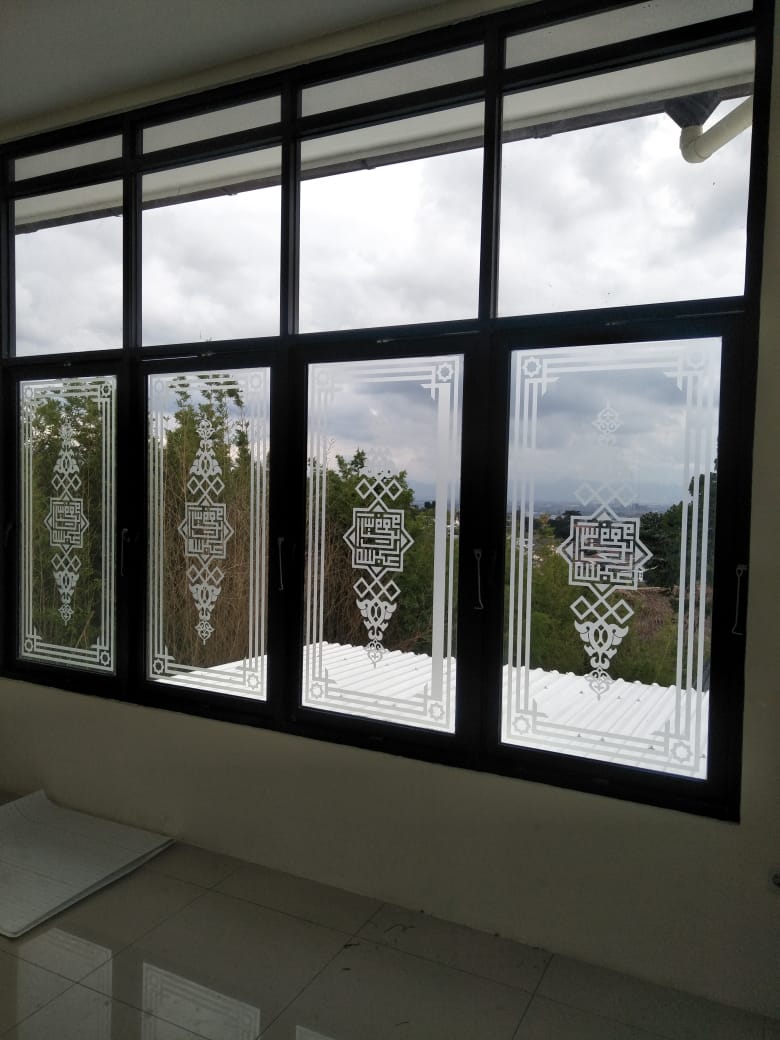 Sandblast Islami Putih Jendela Rumah