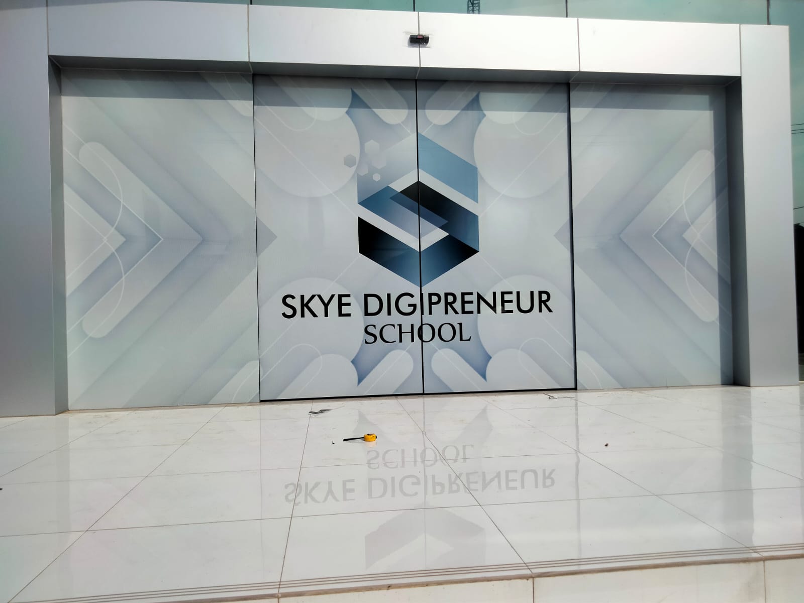 Stiker Branding Pintu Kaca Skye